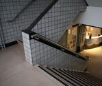 Het tegelwerk in het trappenhuis, gezien vanaf de eerste verdieping.
<br/>
Richard Keijzer, 2009-01-23